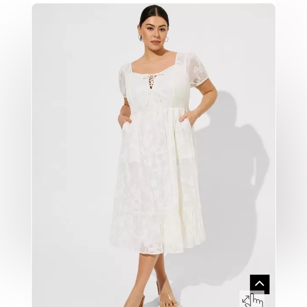 Torrid Midi Cotton Clip Dot Lace Up
Smocked Dress White 3XL